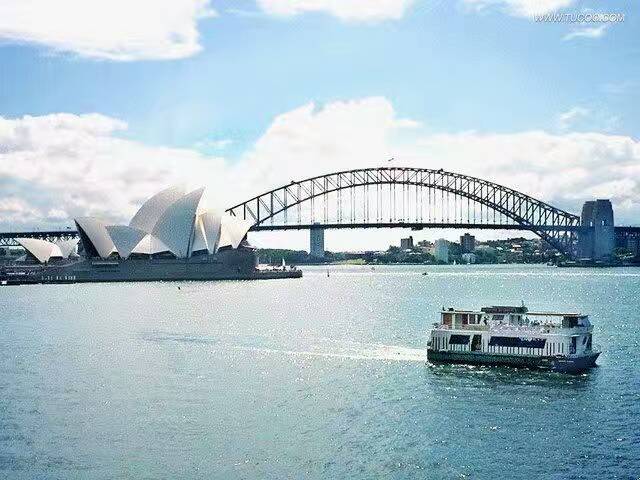 新西兰汽车钣金喷漆招聘，待遇好可全家移民。