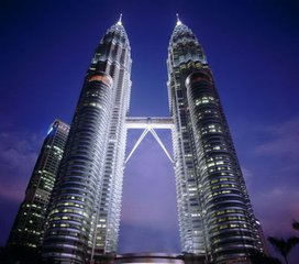 新加坡各类技术工销售招聘。收入超高！待遇好