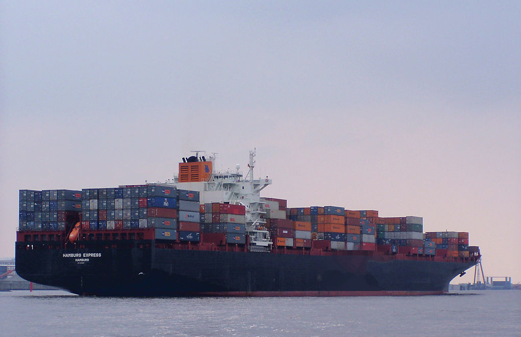  央企中远、中油、中海、大型集团散货、集装箱、科考船以及国企商务货轮招聘海员 