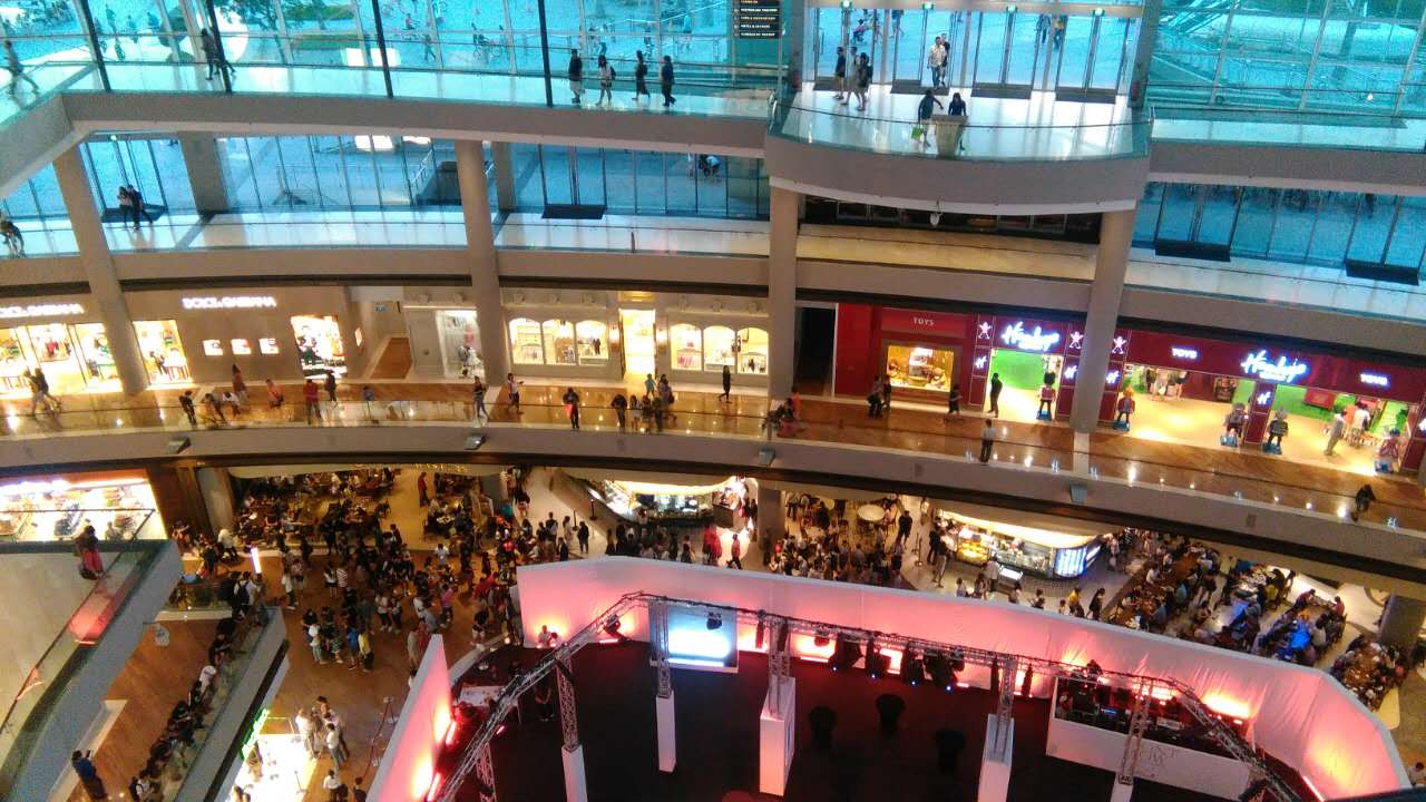 咖啡师销售文员电焊建筑等工种招聘，待遇好，出境快