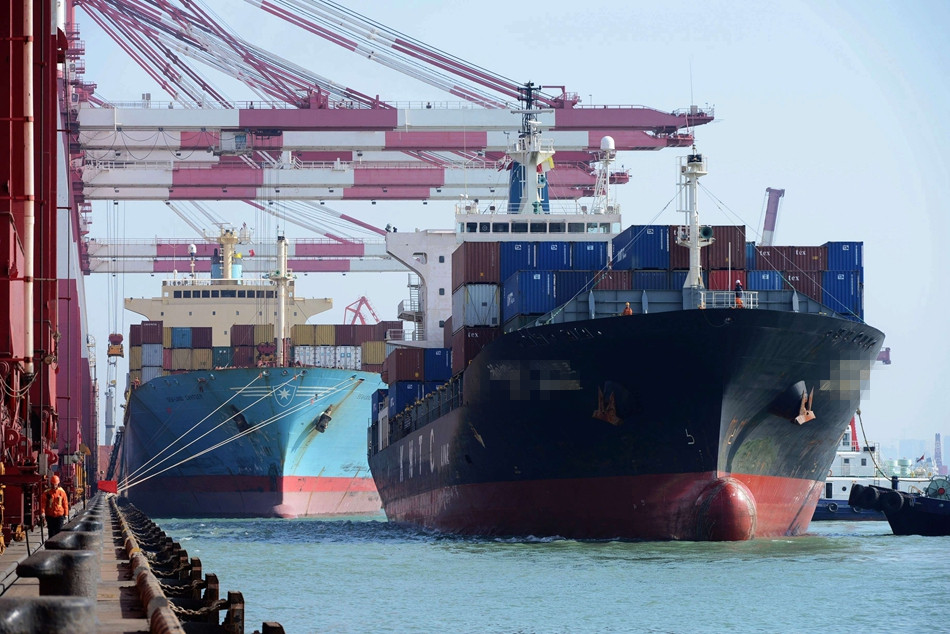 国际货轮招聘水手机工厨师电焊。待遇好，百分百包安置