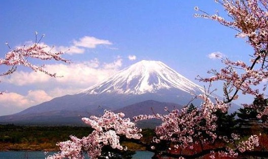 日本劳务招聘普工技术工男女不限，月收入一万以上，待遇好出境快