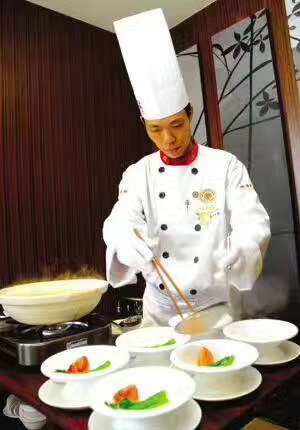 欧洲荷兰中餐厨师，可携带家属，可移民！