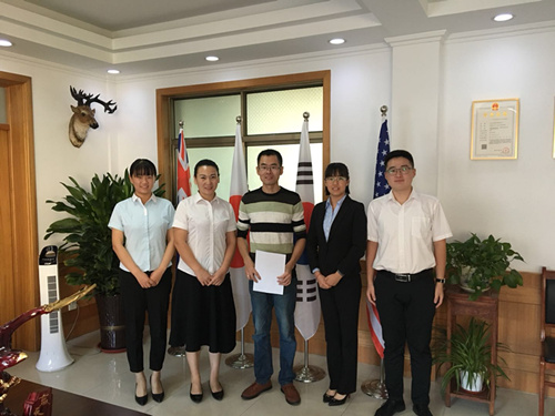 日本留学客户合影留念—湖北徐先生