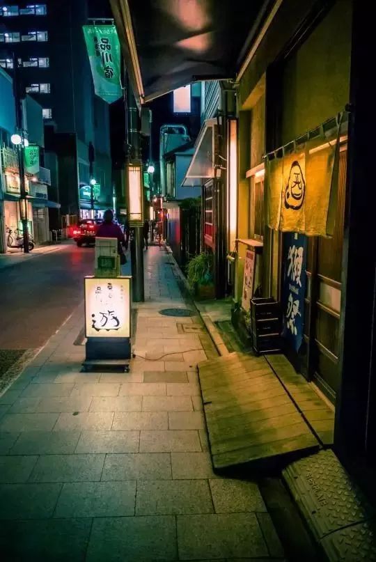 日本的街道真的非常干净，那么，日本人把垃圾都扔哪儿了呢？