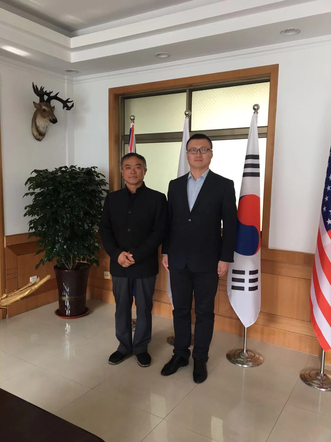 国际货轮客户合影留念——山东昌邑姚先生