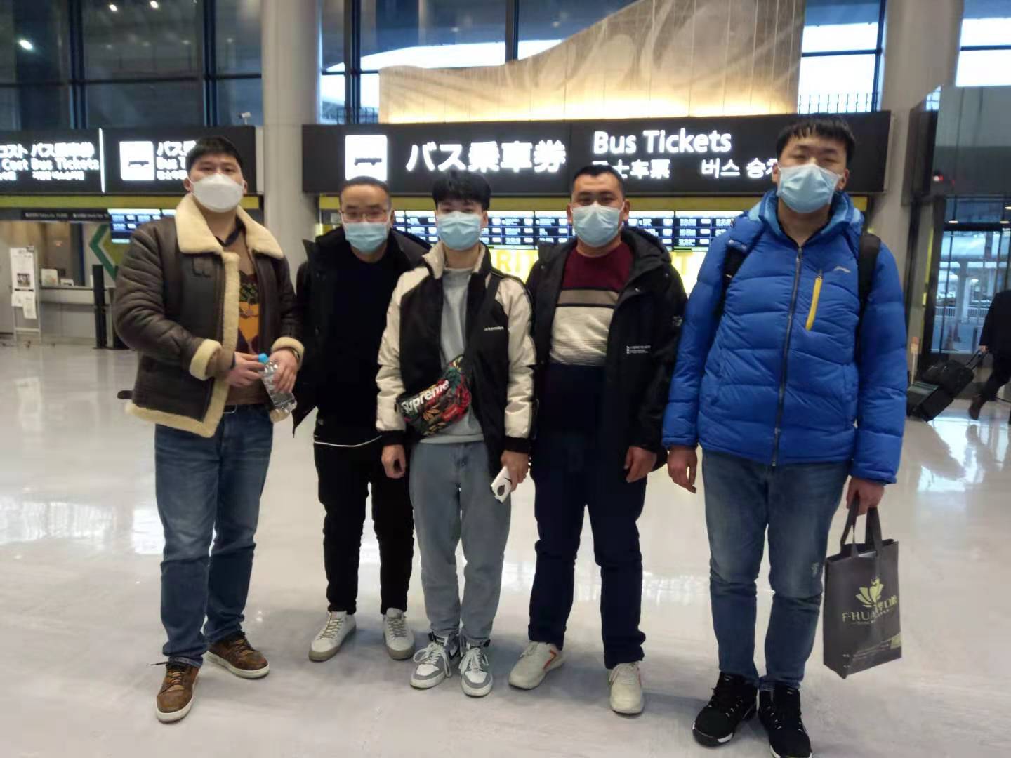 恭喜我们可爱的留学生顺利入境喽！