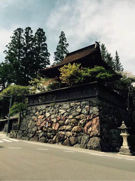 日本免税店——高薪职位正规工作签环境优美年薪20万不是梦