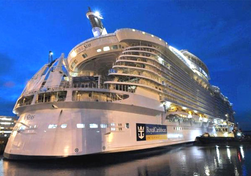 美国皇家游轮月薪2-3万 前台 服务员 客房部招聘 免费环游世界