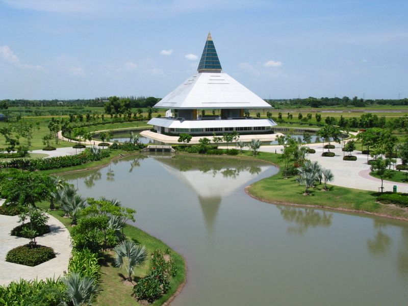 欧美模式 国际接轨|博士学位泰国西那瓦国际大学 学费低廉就读灵活 高学历轻而易举